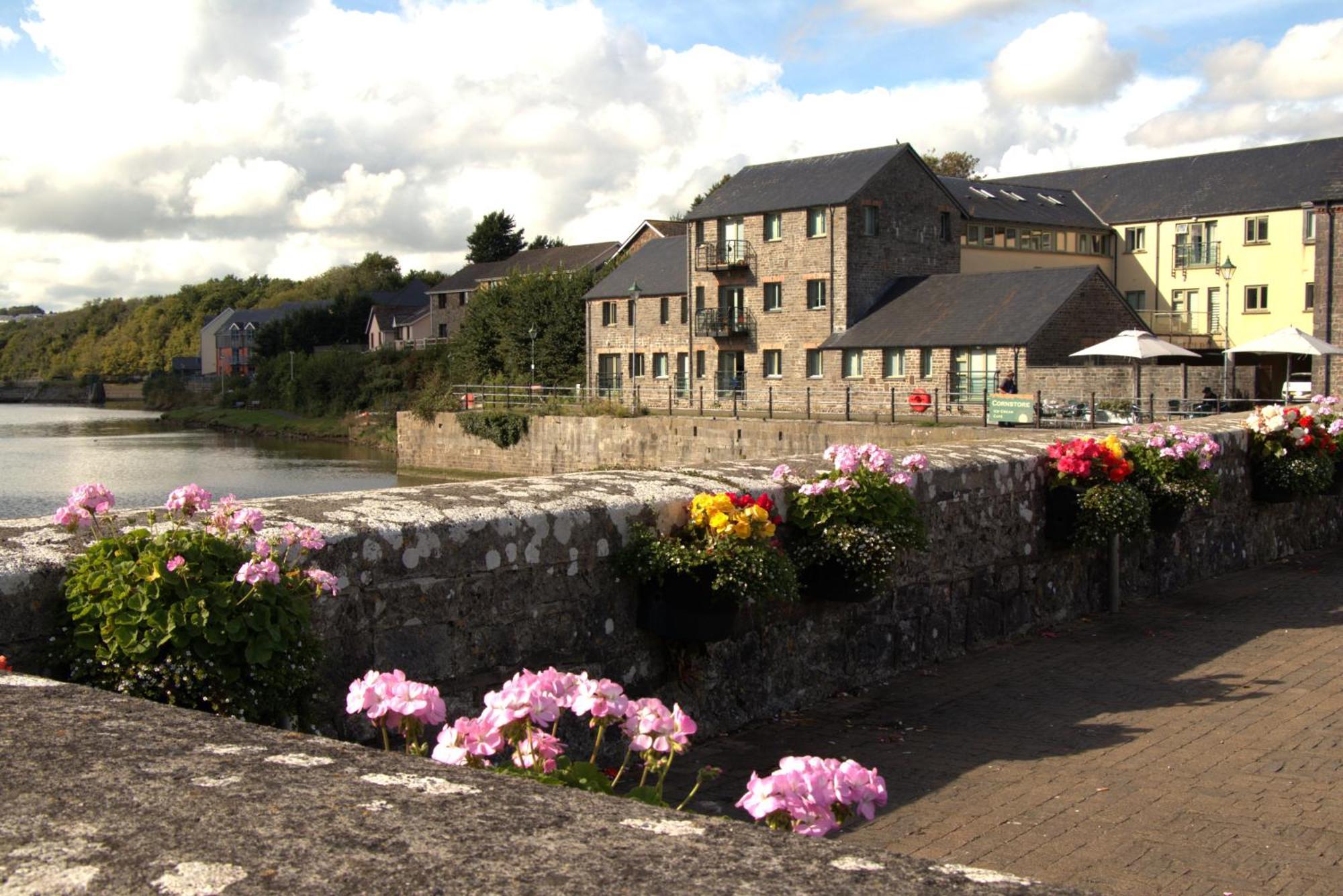 Apartmán Castle Pond House Pembroke Exteriér fotografie